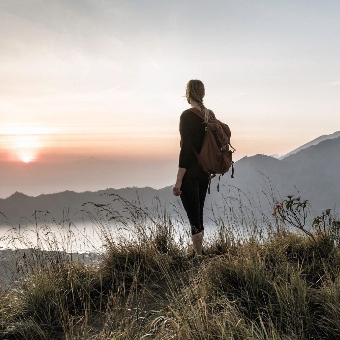 Word Stock Woman On Mountain Aspect Ratio 1600 900 2048x1152 1 Aspect Ratio 1000 1000