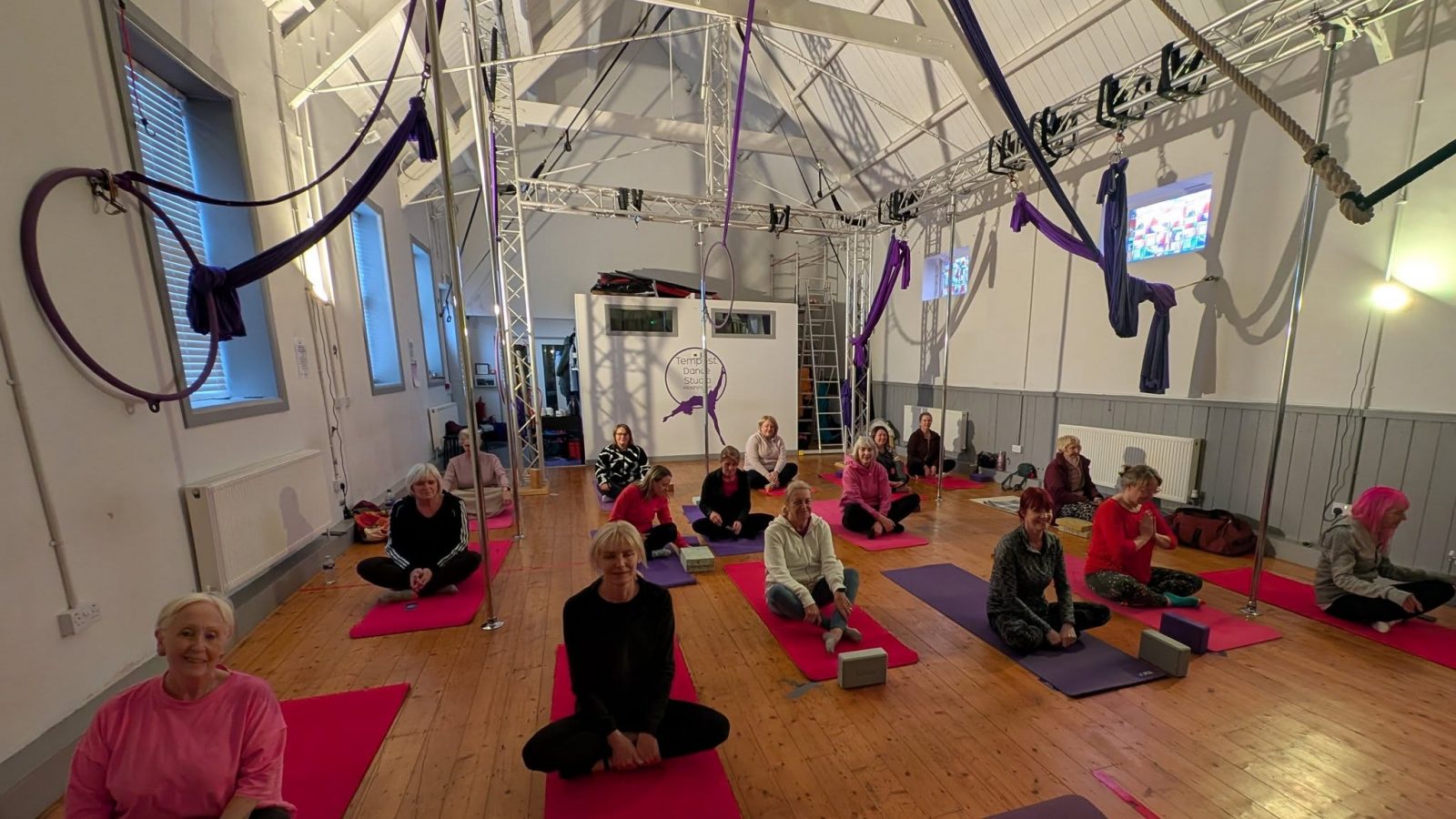 Yoga Aspect Ratio 1600 900