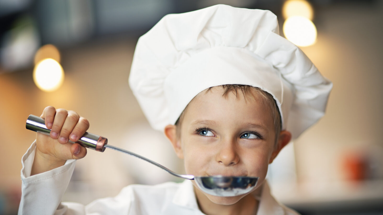 Family Cooking Aspect Ratio 1600 900